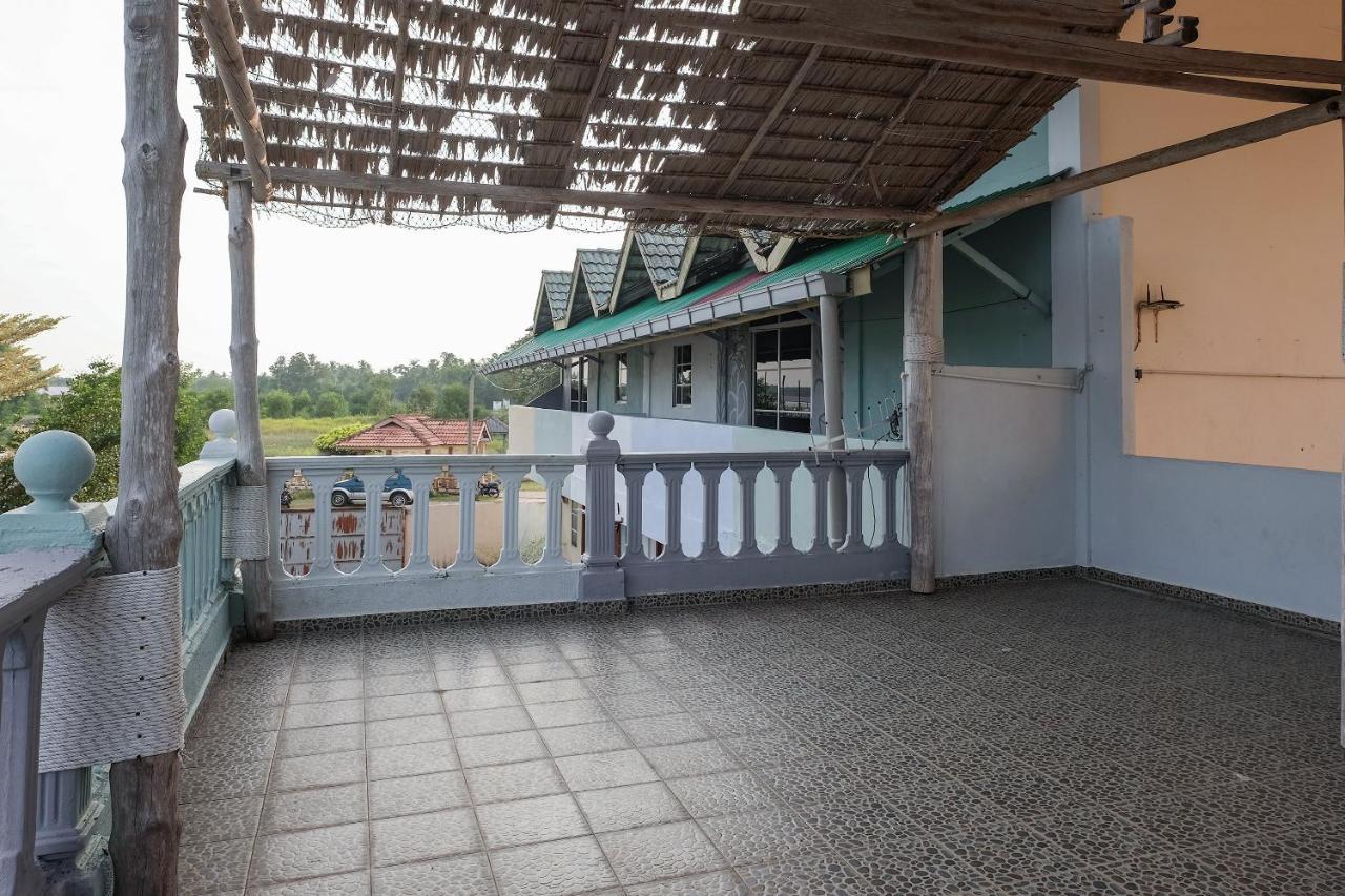 Oyo 90015 Indah Chalet Kuala Rompin Extérieur photo